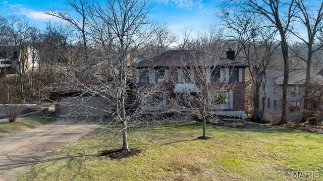 $725,000 | 710 Briarfarm Lane, Kirkwood, MO 63122