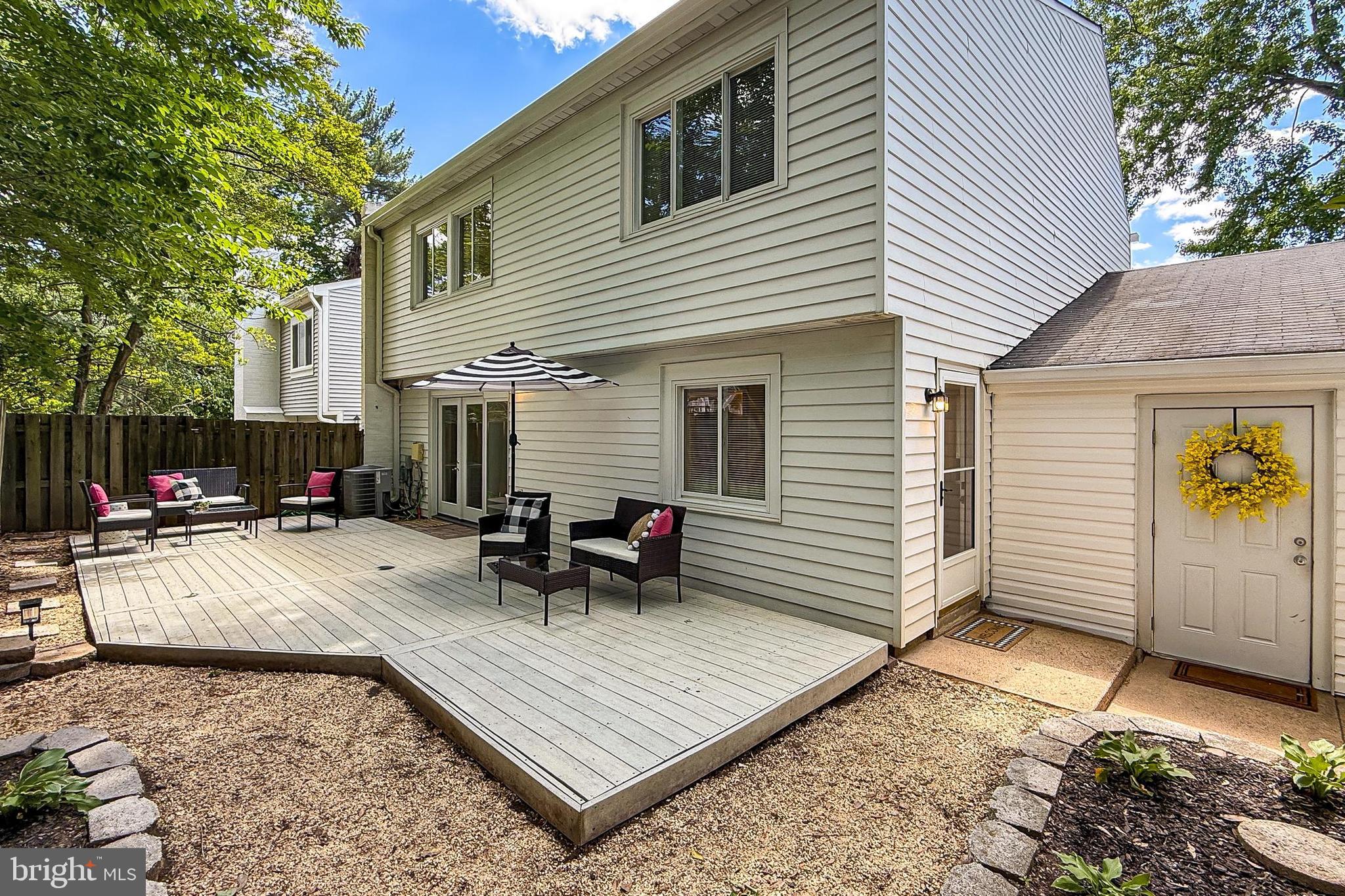 1498 Roundleaf Court Reston, VA 20190 - Photo 24 of 62 Thoughtful Hardscape- lets go back inside