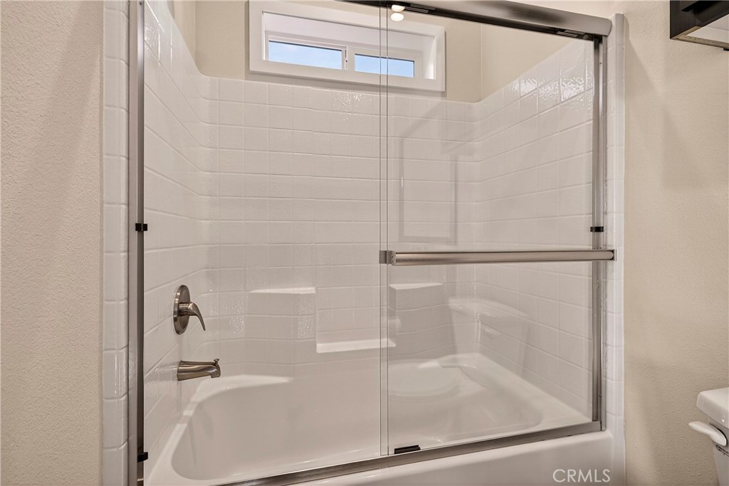 6451 Ranger Court Magalia, CA 95954 - Photo 25 of 54 Tub/Shower