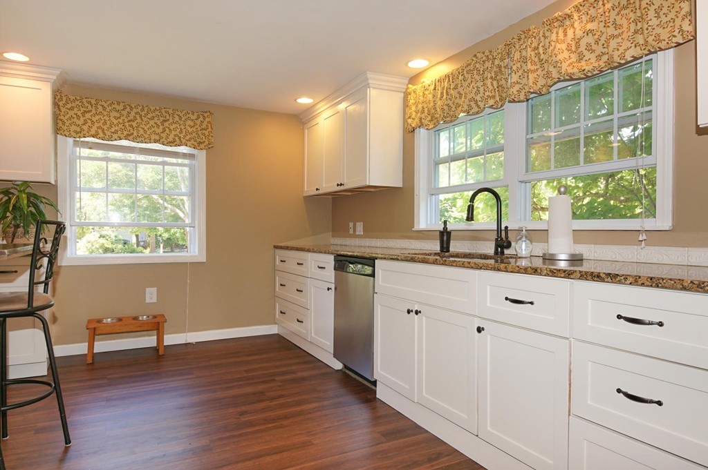 6 Alcorn Road Chelmsford, MA 01824 - Photo 7 of 30