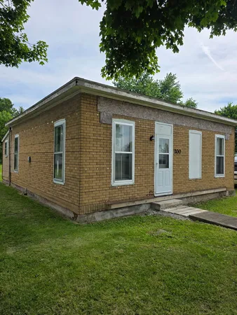 $28,000 | 214 West 3rd Street, Brocton, IL 61917