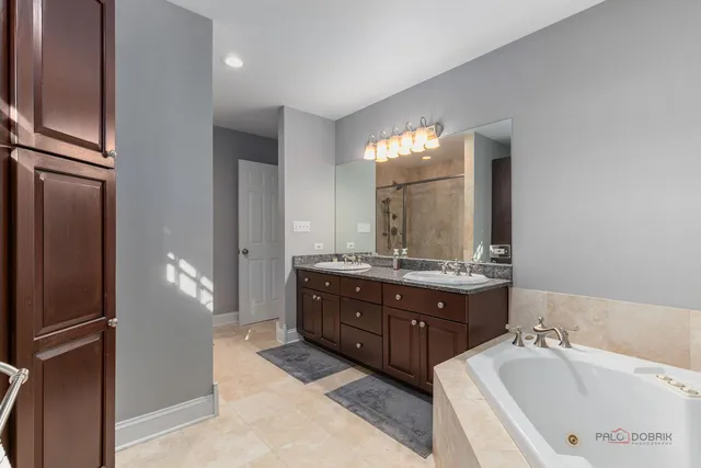 $1,749,000 | 216 East Sheridan Place, Lake Bluff, IL 60044