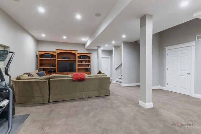 $1,749,000 | 216 East Sheridan Place, Lake Bluff, IL 60044