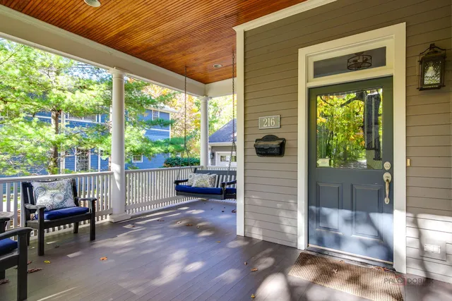 $1,749,000 | 216 East Sheridan Place, Lake Bluff, IL 60044