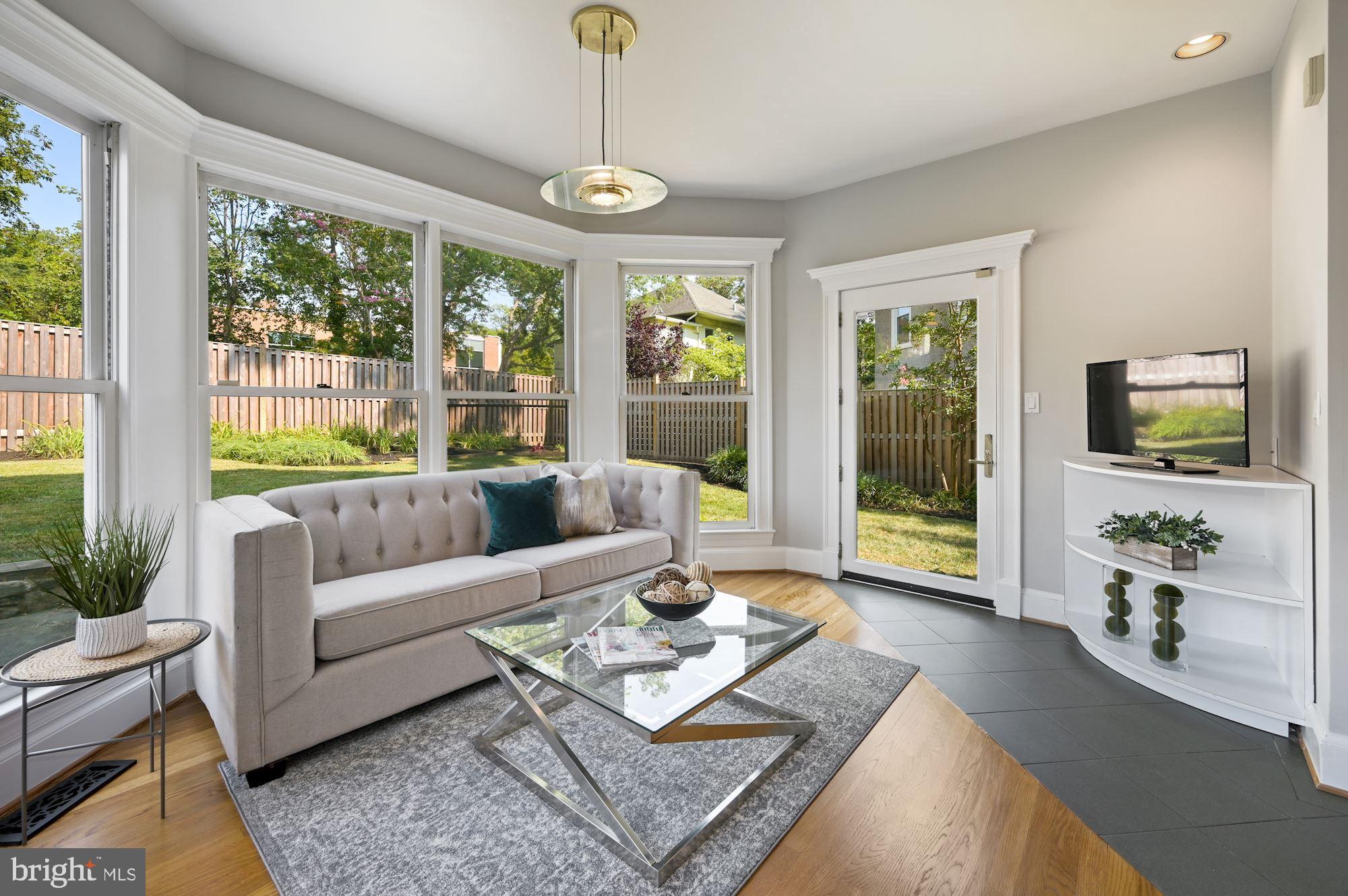 4889 MacArthur Boulevard Northwest Washington, DC 20007 - Photo 11 of 38