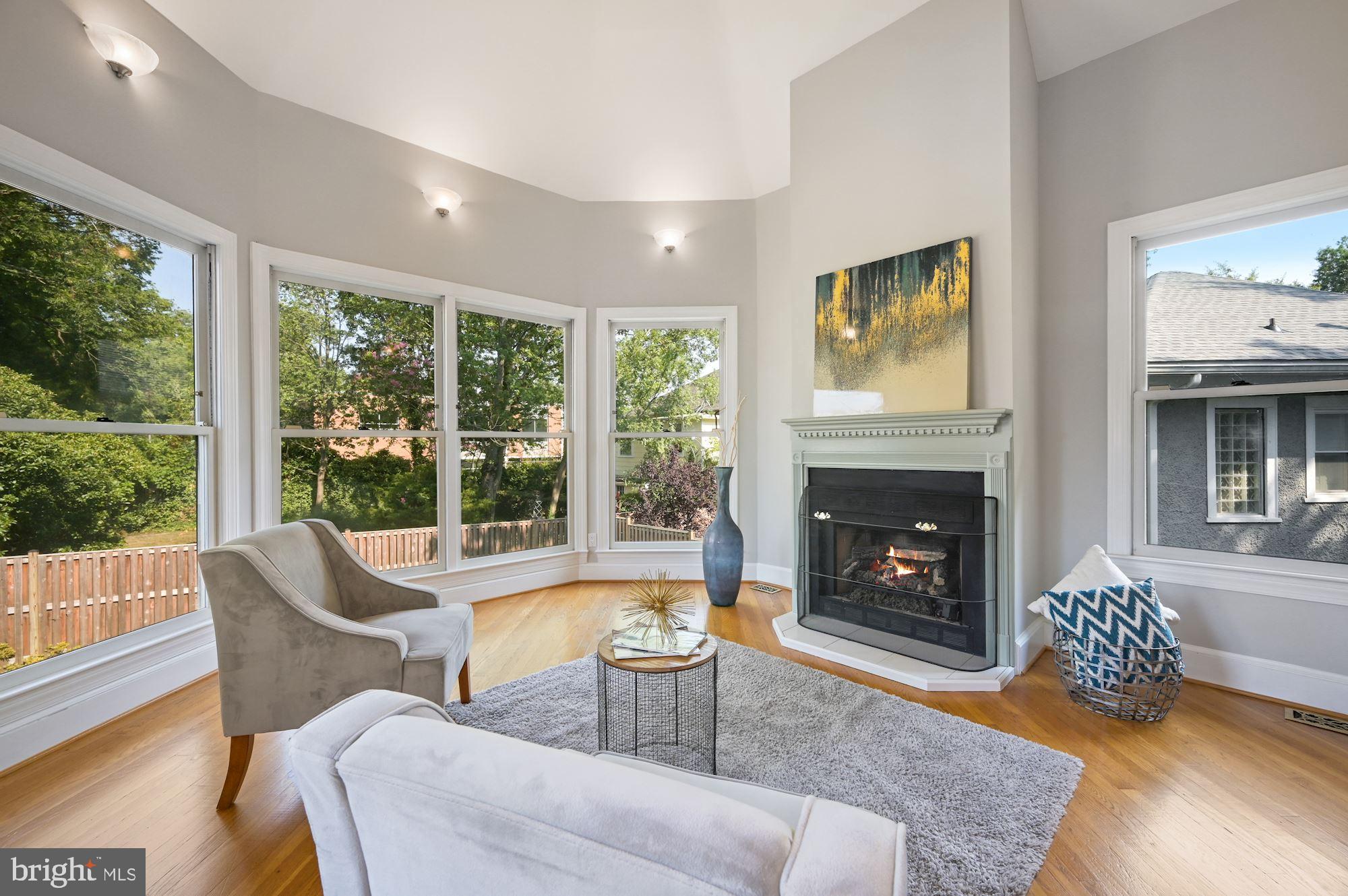 4889 MacArthur Boulevard Northwest Washington, DC 20007 - Photo 14 of 38