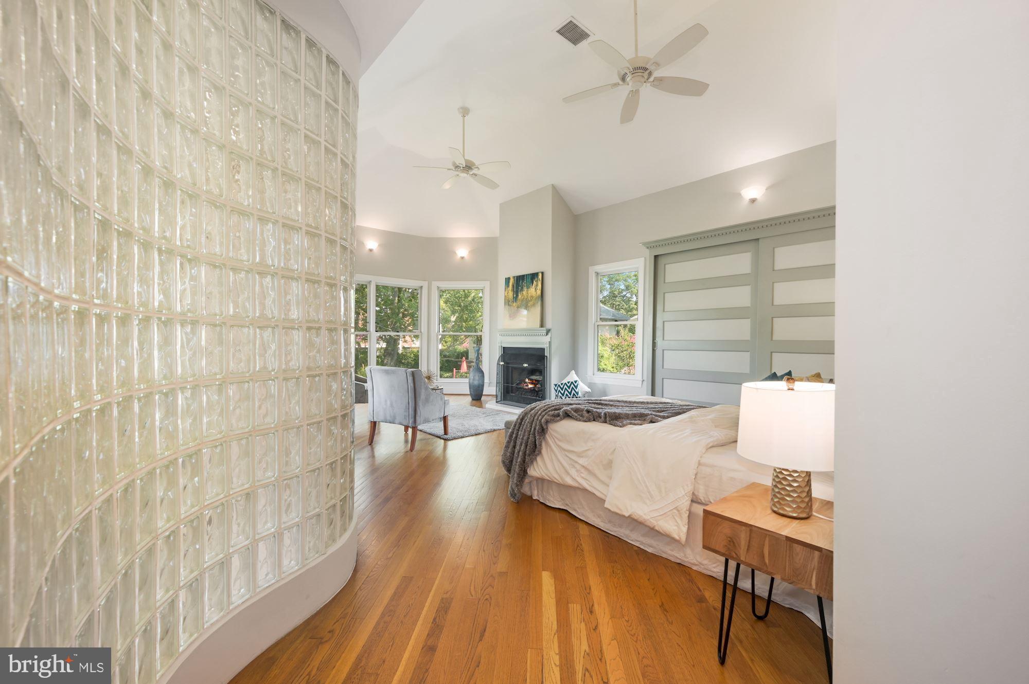 4889 MacArthur Boulevard Northwest Washington, DC 20007 - Photo 16 of 38