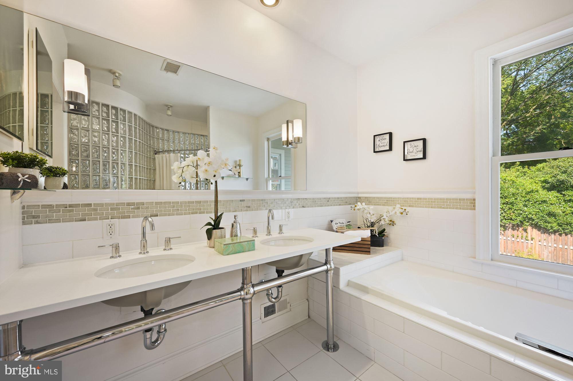 4889 MacArthur Boulevard Northwest Washington, DC 20007 - Photo 17 of 38