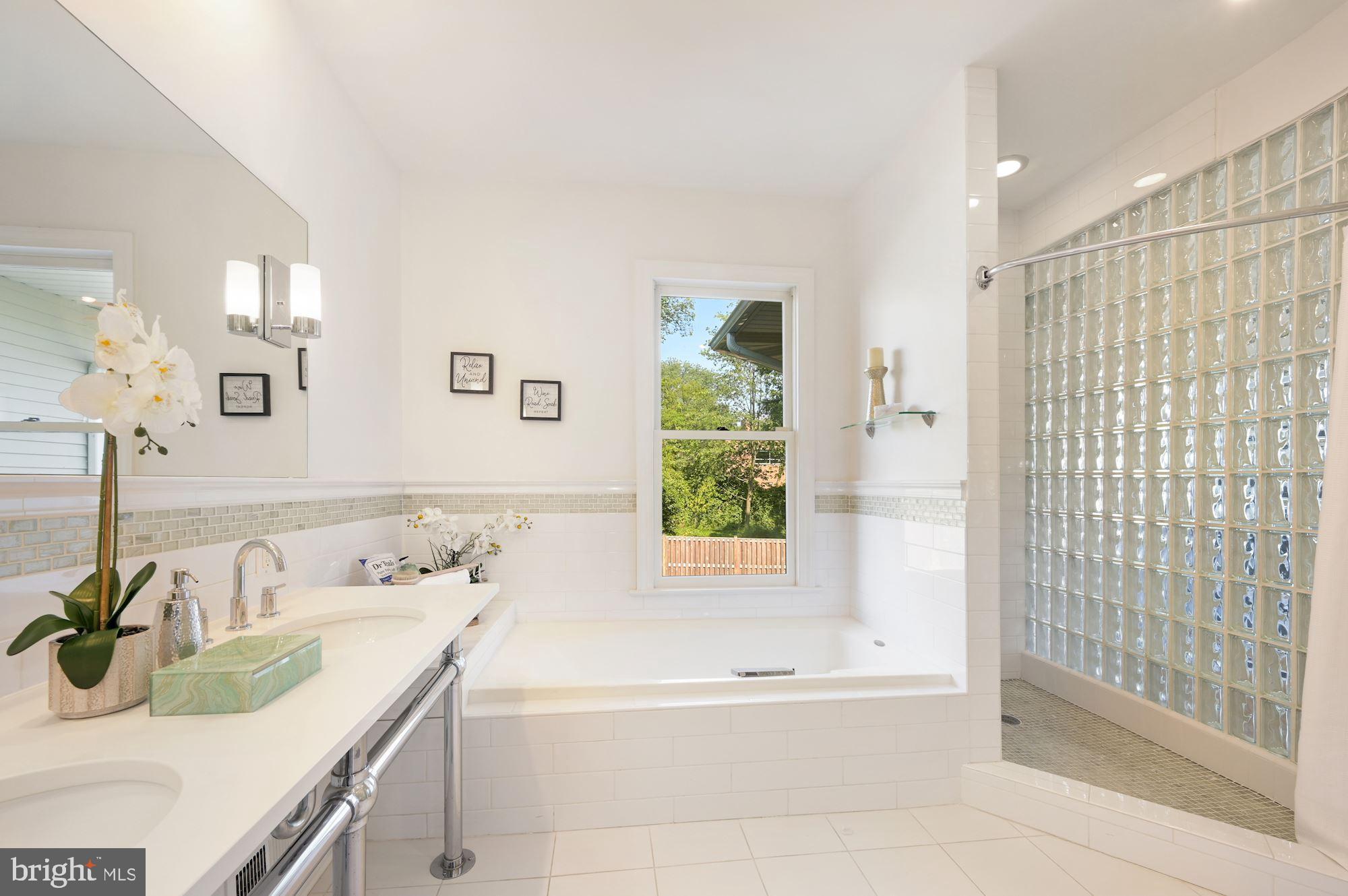 4889 MacArthur Boulevard Northwest Washington, DC 20007 - Photo 18 of 38