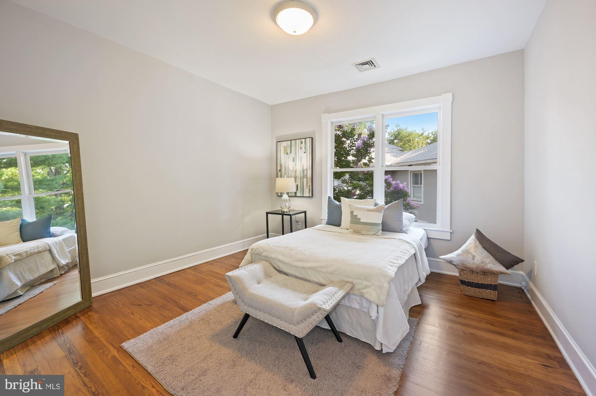 4889 MacArthur Boulevard Northwest Washington, DC 20007 - Photo 21 of 38