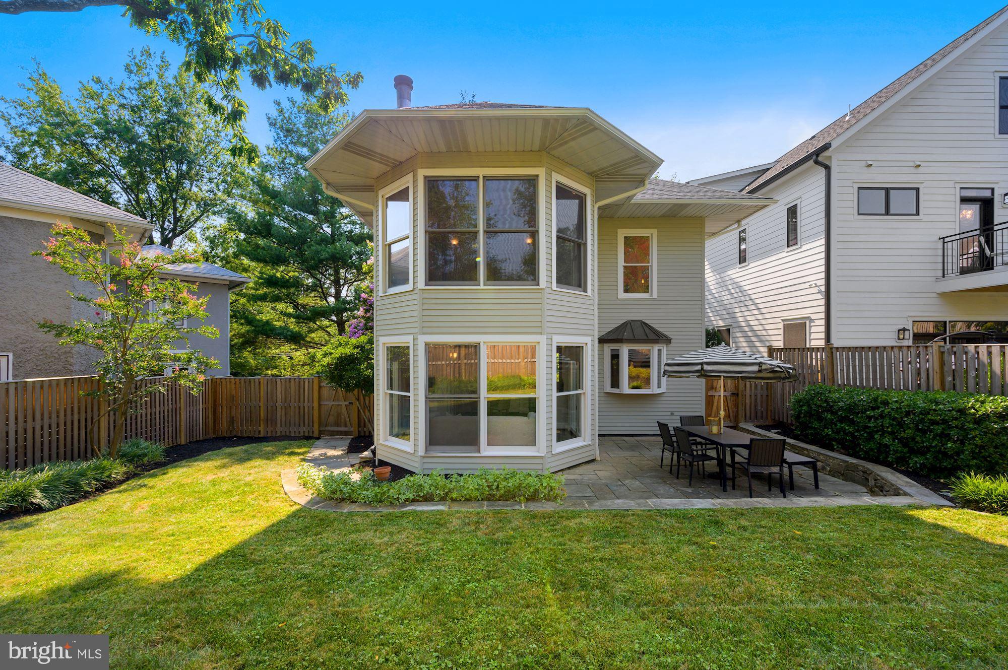 4889 MacArthur Boulevard Northwest Washington, DC 20007 - Photo 28 of 38