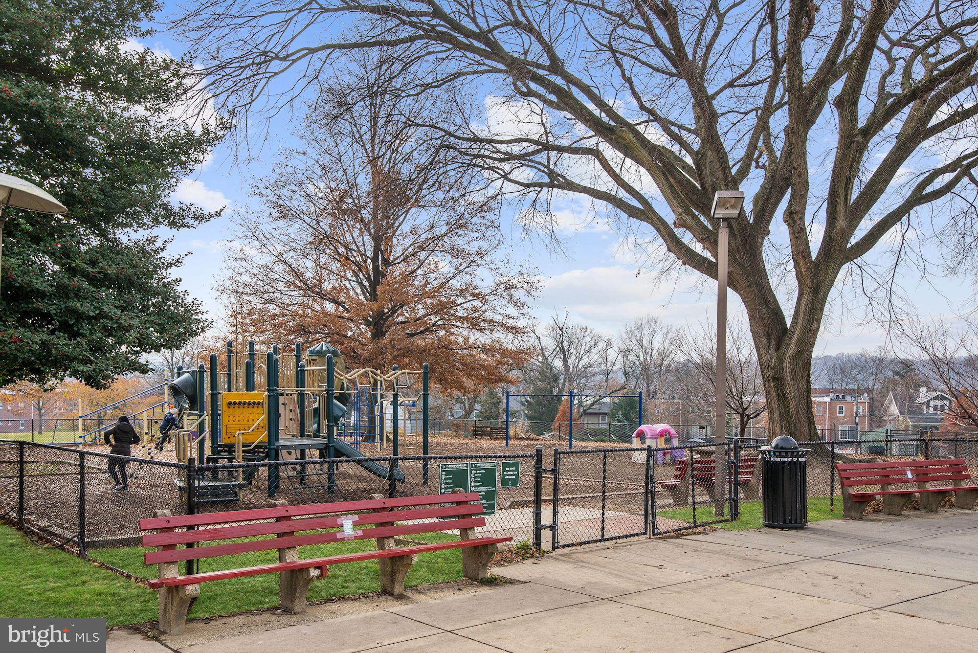 4889 MacArthur Boulevard Northwest Washington, DC 20007 - Photo 33 of 38