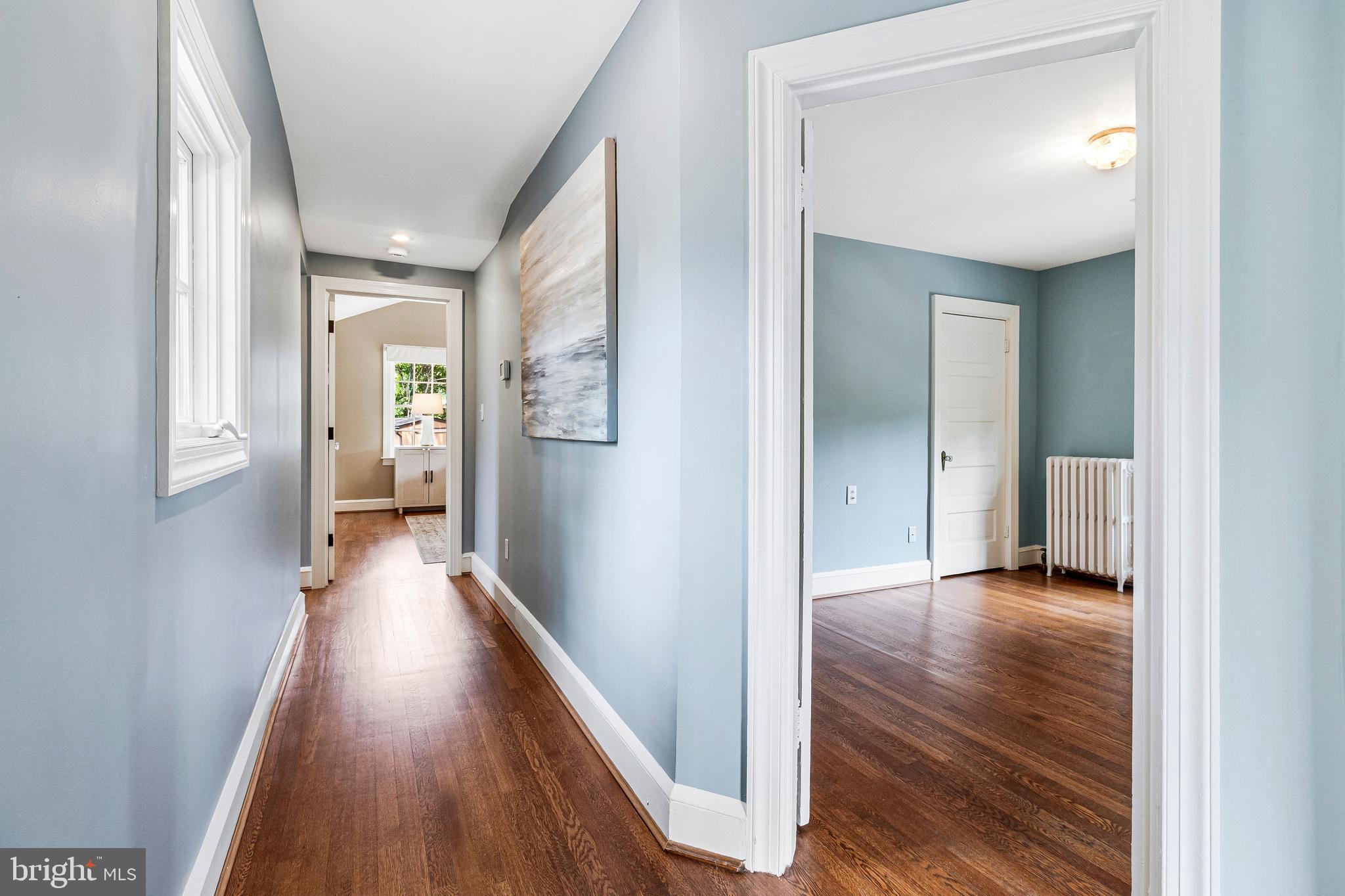 4701 River Road Bethesda, MD 20816 - Photo 29 of 61 Upper level hallway