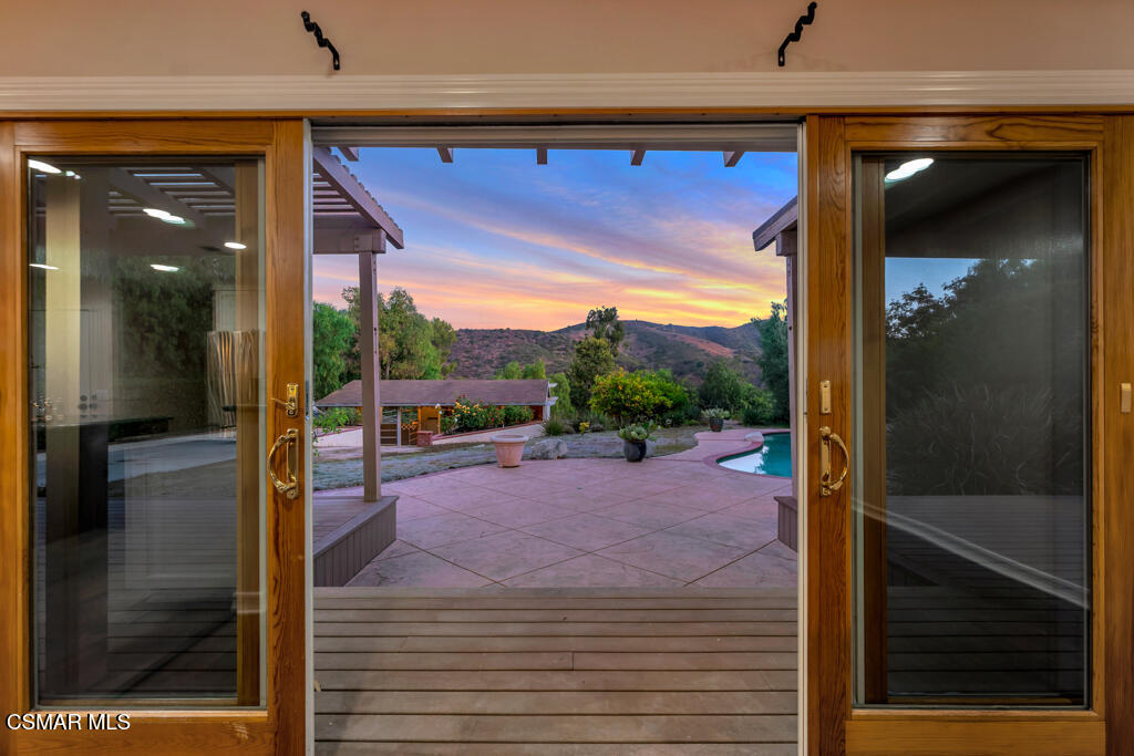 1506 Rambling Road Simi Valley, CA 93065 - Photo 58 of 79 Indoor-Outdoor Living