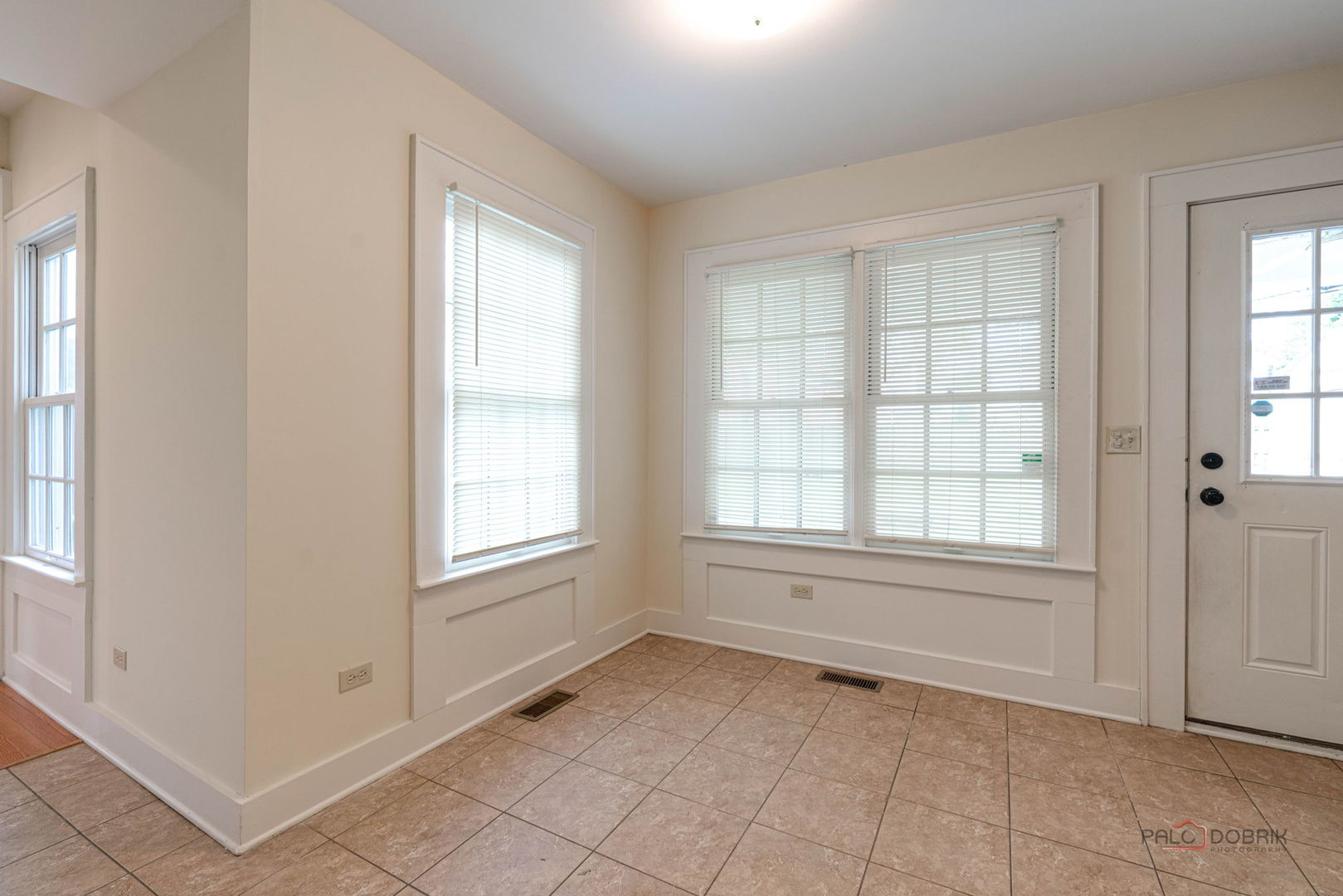 430 North Sheridan Road Waukegan, IL 60085 - Photo 23 of 44