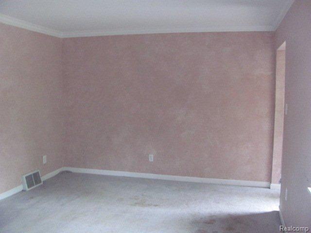 127 Mohawk Road Pontiac, MI 48341 - Photo 3 of 13 7Living