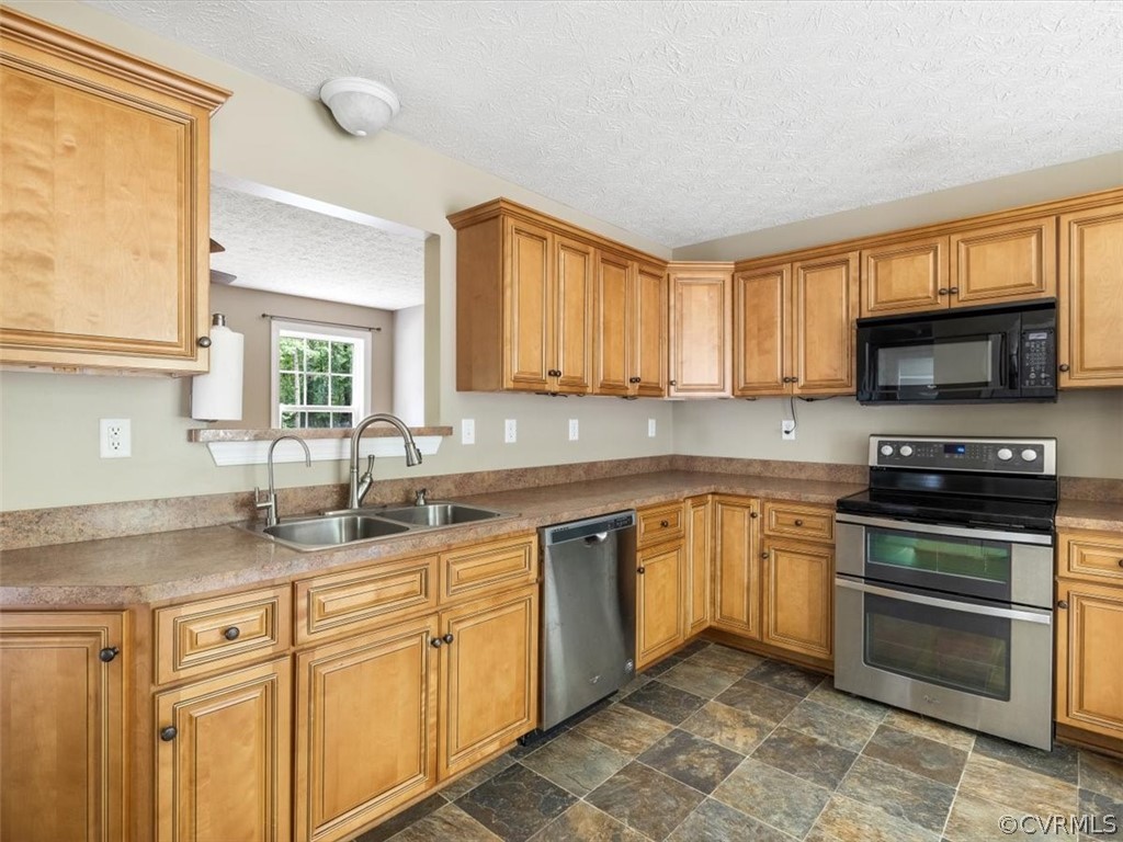 2451 Old Hanover Road Sandston, VA 23150 - Photo 7 of 21 Gallery Image 7