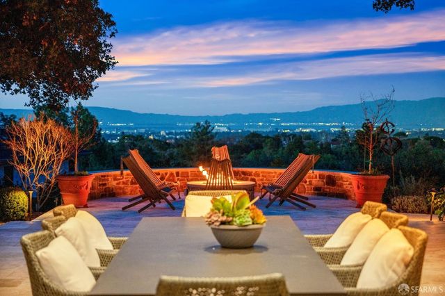 $7,950,000 | 10880 Magdalena Road, Los Altos Hills, CA 94024