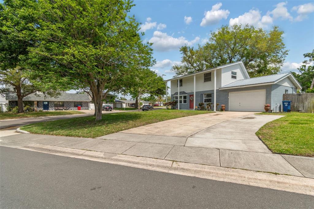 8043 124th Street North Seminole, FL 33772 - Photo 4 of 68