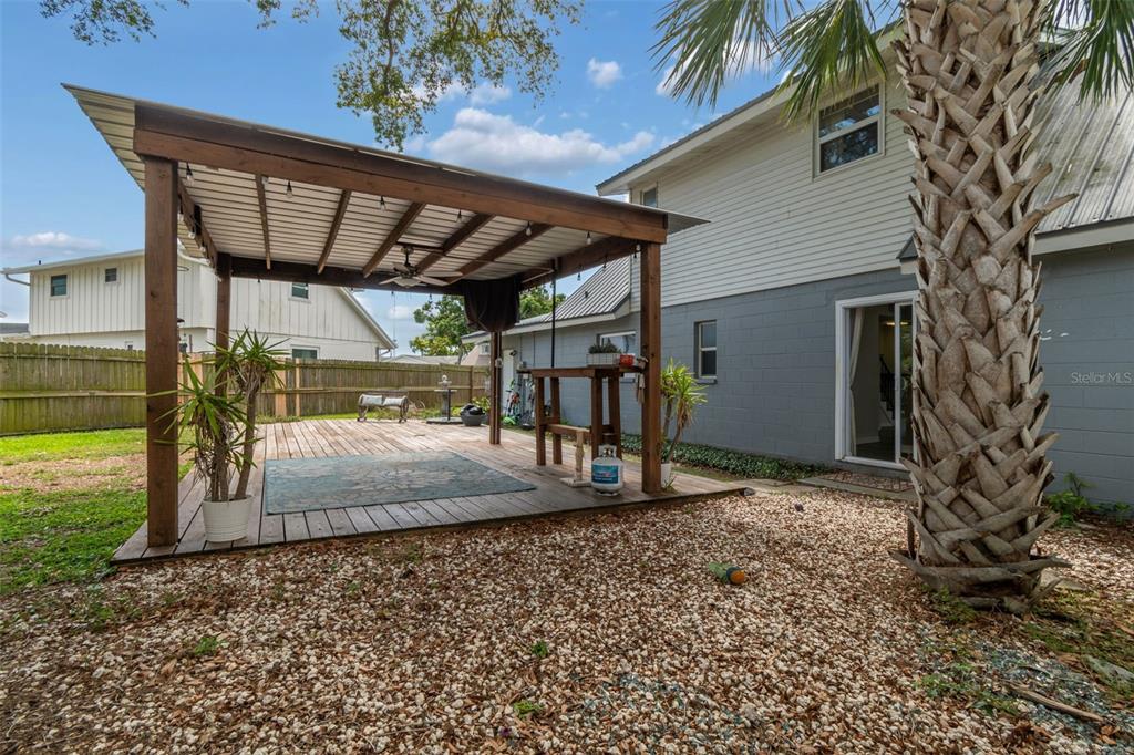 8043 124th Street North Seminole, FL 33772 - Photo 56 of 68 a view of a porch