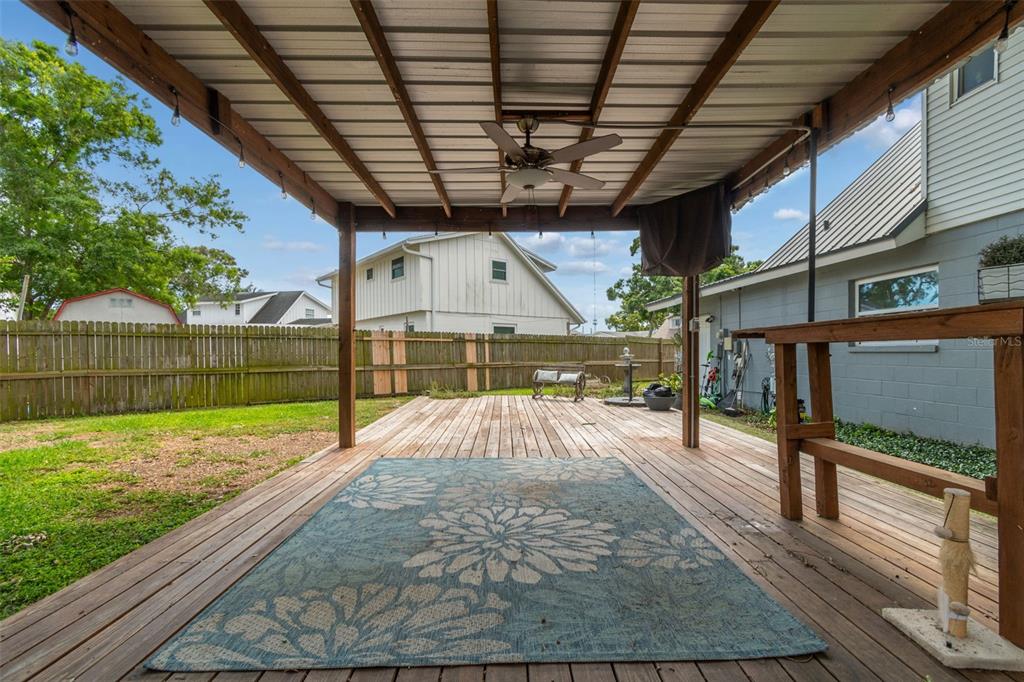 8043 124th Street North Seminole, FL 33772 - Photo 57 of 68 a view of a backyard