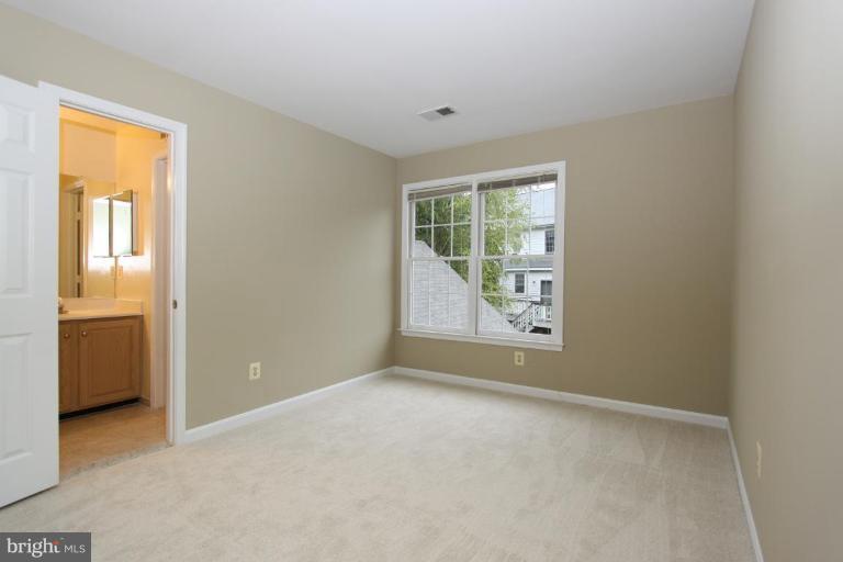 1202 Night Star Court Reston, VA 20194 - Photo 4 of 30 Bedroom #4