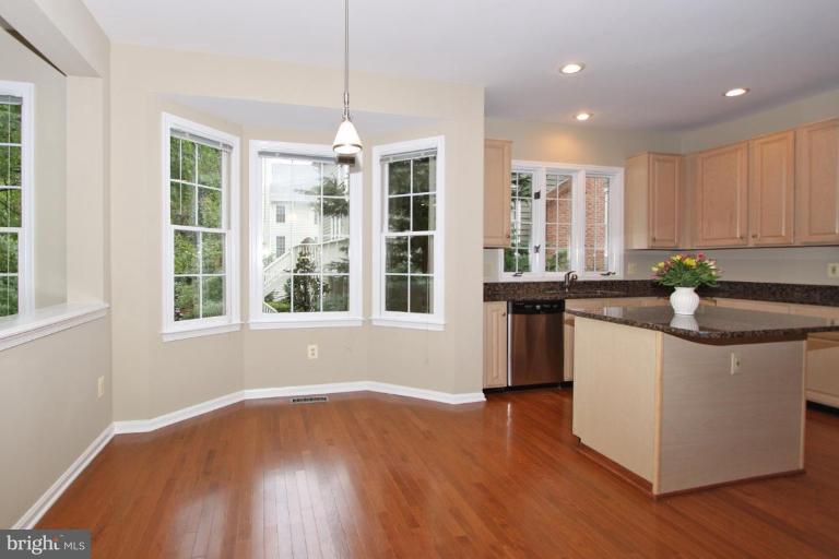 1202 Night Star Court Reston, VA 20194 - Photo 6 of 30 Breakfast Area