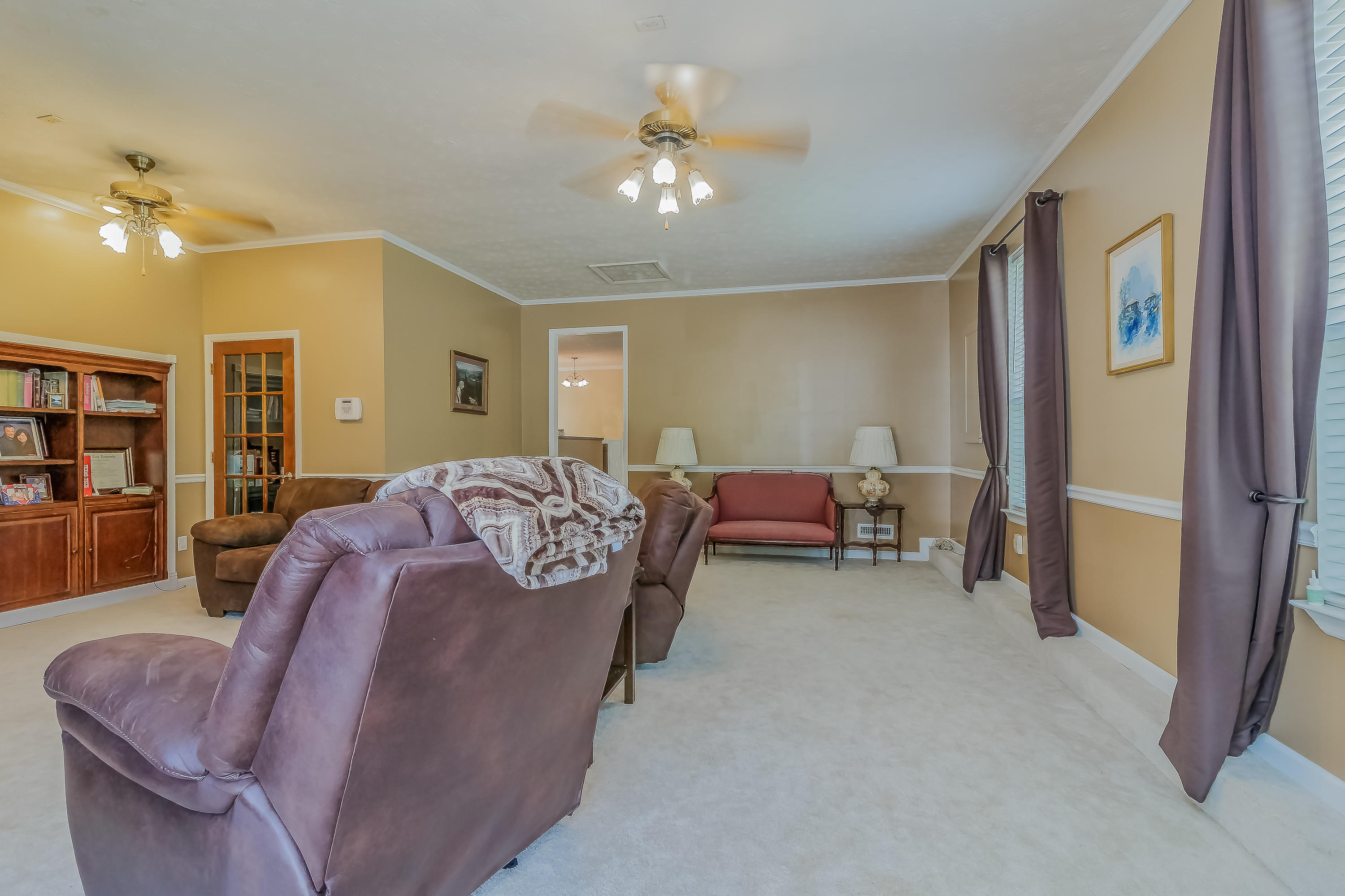 239 West Rogers Road LaFayette, GA 30728 - Photo 12 of 50 Living Room