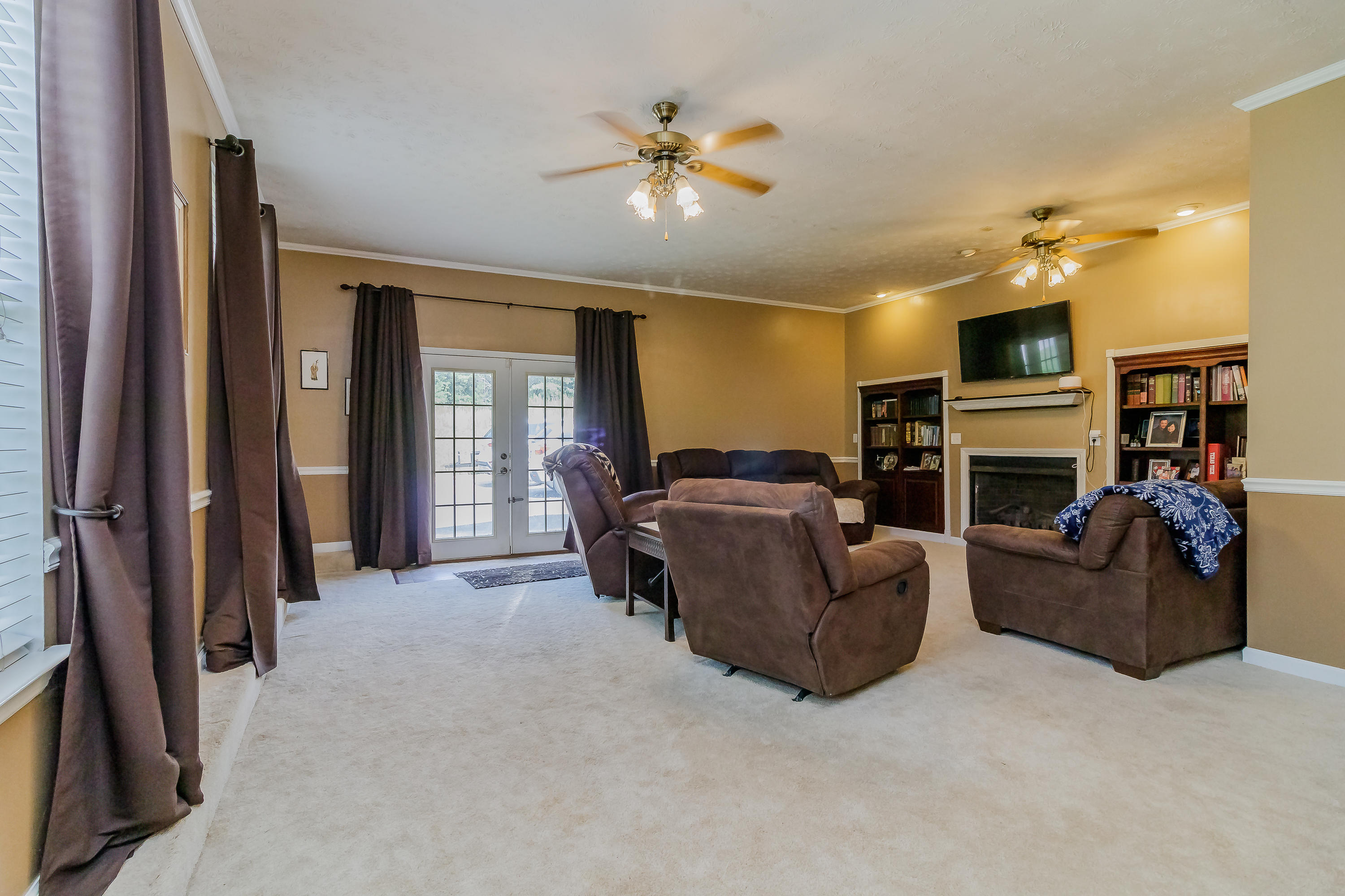 239 West Rogers Road LaFayette, GA 30728 - Photo 7 of 50 Living Room