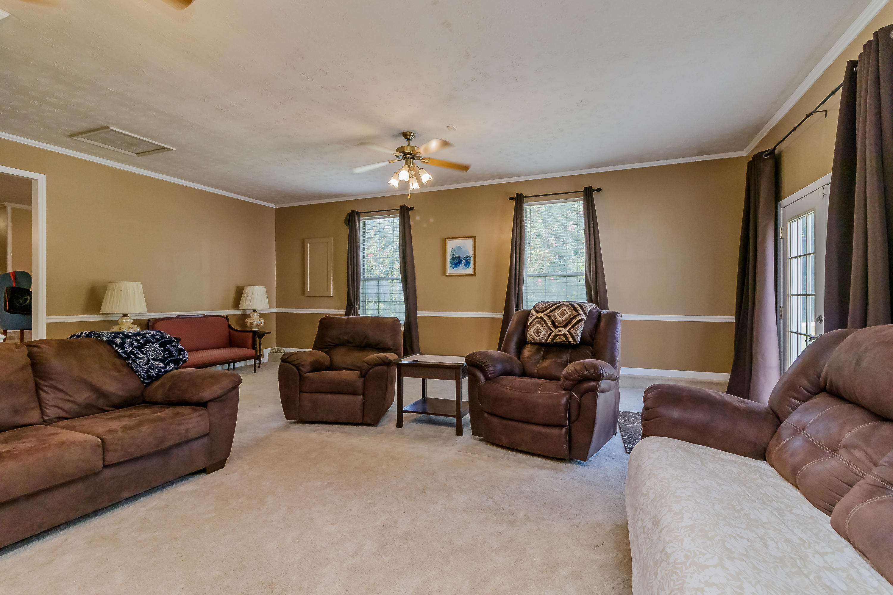 239 West Rogers Road LaFayette, GA 30728 - Photo 9 of 50 Living Room