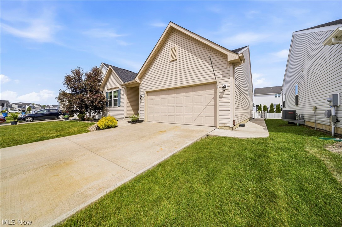 38573 Ranally Way Willoughby, OH 44094 - Photo 3 of 32