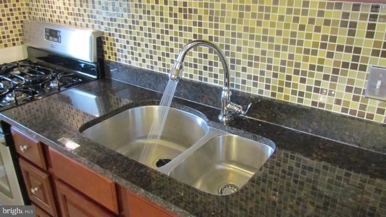 5925 Yorkwood Road Baltimore, MD 21239 - Photo 17 of 18 Kitchen