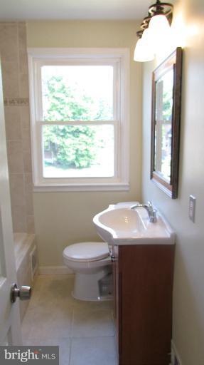 5925 Yorkwood Road Baltimore, MD 21239 - Photo 10 of 18 Bath