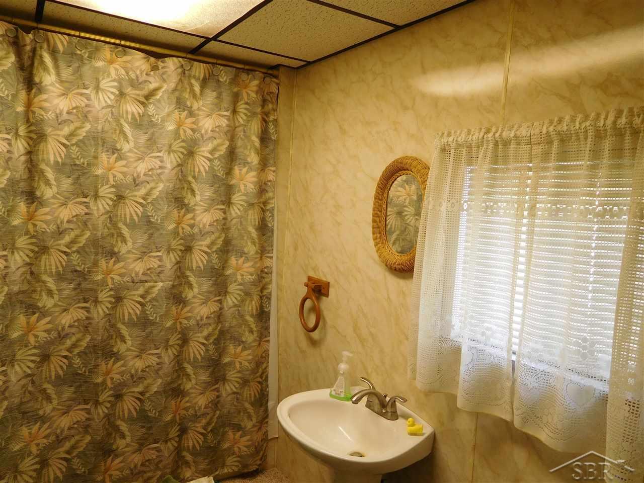635 South Brennan Road Hemlock, MI 48626 - Photo 5 of 11 31291823-4.JPG