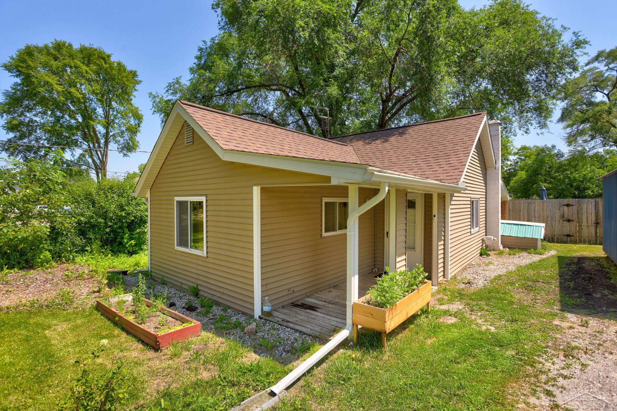 1177 South Poseyville Road Midland, MI 48640 - Photo 4 of 32