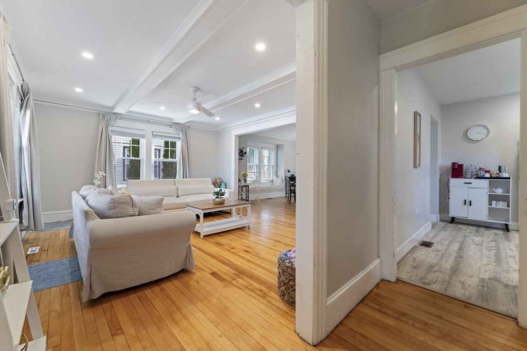 22 Frank Street Worcester, MA 01604 - Photo 18 of 37