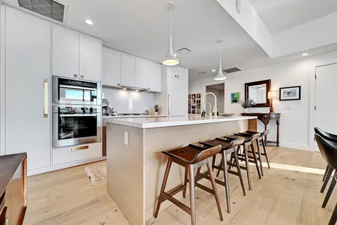 $1,599,000 | 70 Rainey Street, Unit 1306, Austin, TX 78701