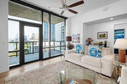$1,599,000 | 70 Rainey Street, Unit 1306, Austin, TX 78701