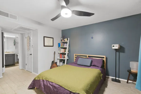 $129,900 | 3224 Timmons Lane, Unit 127, Houston, TX 77027