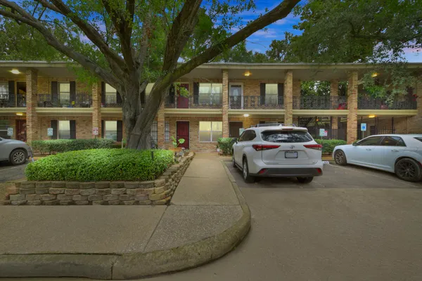 $129,900 | 3224 Timmons Lane, Unit 127, Houston, TX 77027