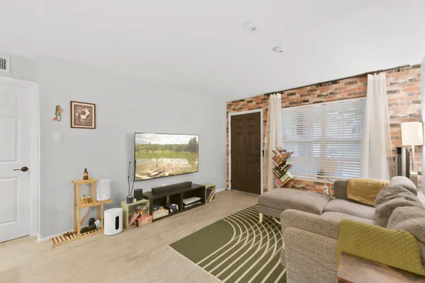 $129,900 | 3224 Timmons Lane, Unit 127, Houston, TX 77027