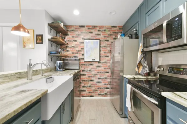 $129,900 | 3224 Timmons Lane, Unit 127, Houston, TX 77027