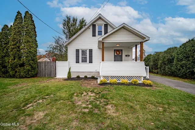 $284,999 | 451 Summer Street, Rotterdam, NY 12306