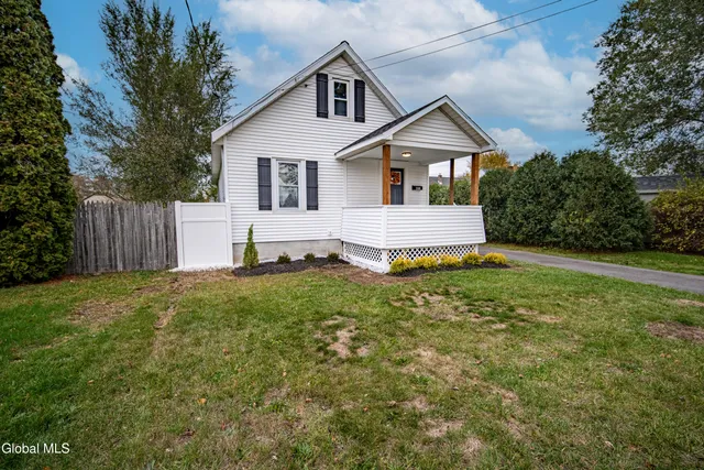 $284,999 | 451 Summer Street, Rotterdam, NY 12306