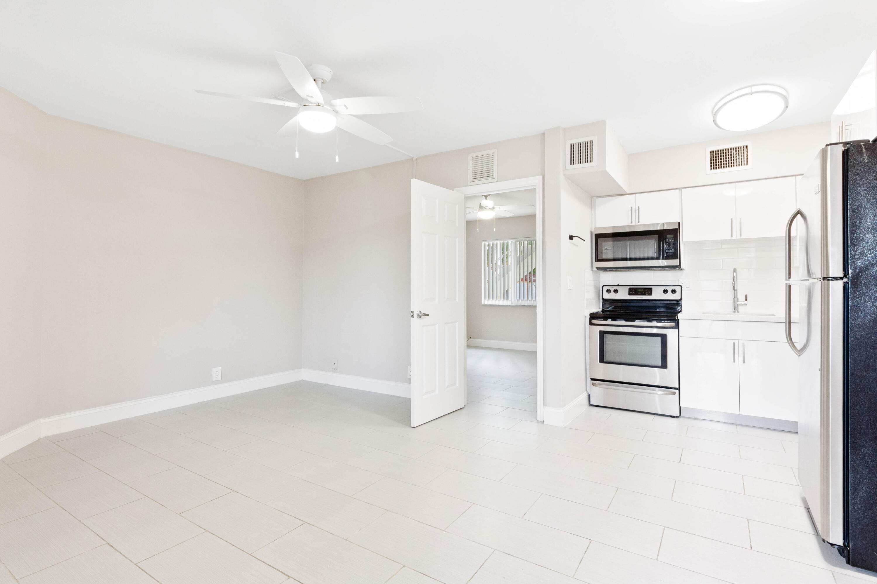 330 West Camino Real, Unit 4 Boca Raton, FL 33432 - Photo 6 of 19 330WCAMINOREALUNIT4-5
