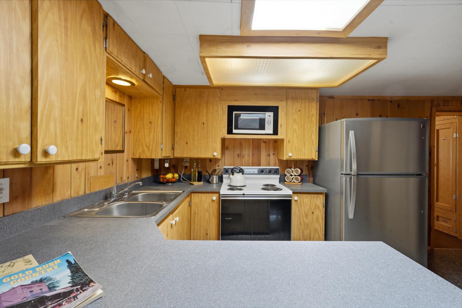 11410 Squirrel Creek Road Grass Valley, CA 95945 - Photo 4 of 28