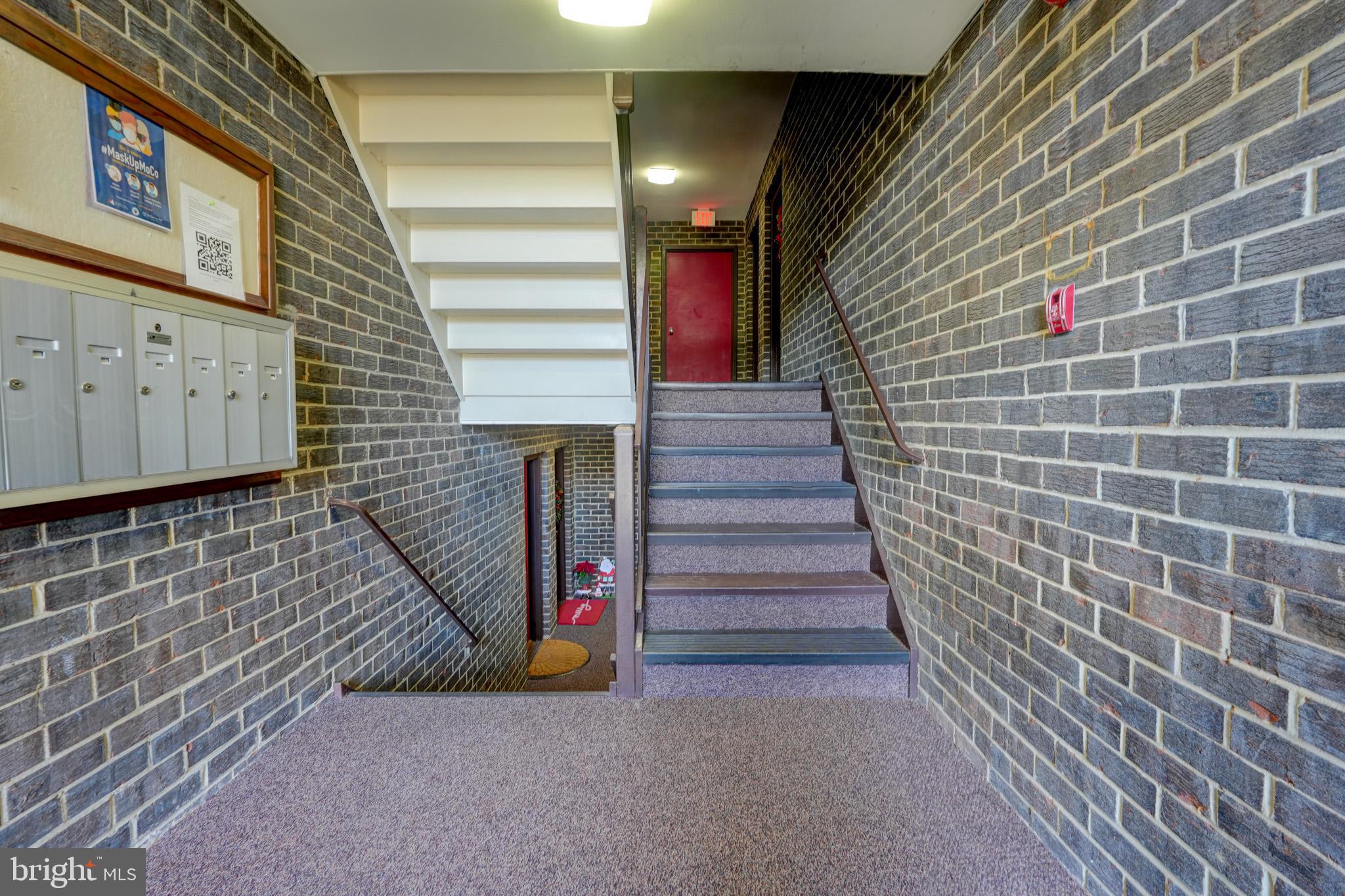 415 Christopher Avenue, Unit 11 Gaithersburg, MD 20879 - Photo 35 of 36 a view of a pathway of a house