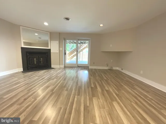 $2,800 | 1027 Travis Lane, Gaithersburg, MD 20879