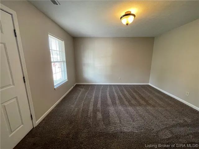 $1,195 | 4226 Grant Line Road, New Albany, IN 47150