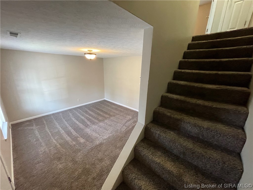 4226 Grant Line Road New Albany, IN 47150 - Photo 4 of 9